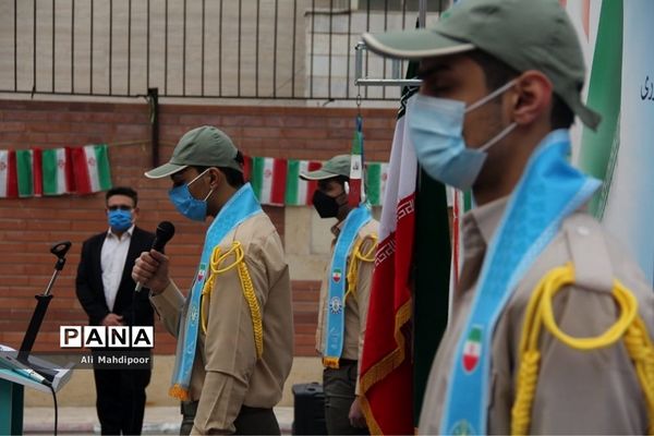 به صدا درآمدن زنگ انقلاب اسلامی در مدرسه عفت آهنگری شهرری