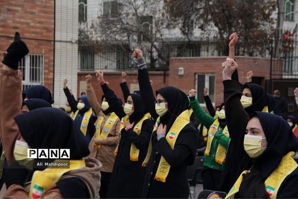 به صدا درآمدن زنگ انقلاب اسلامی در مدرسه عفت آهنگری شهرری