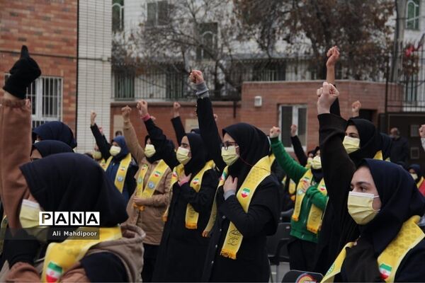 به صدا درآمدن زنگ انقلاب اسلامی در مدرسه عفت آهنگری شهرری