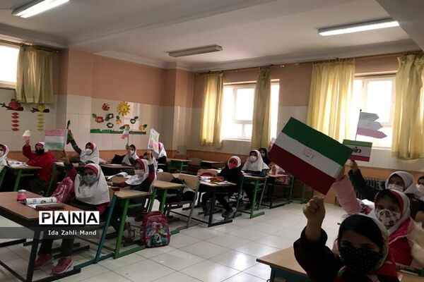 برگزاری  دهه فجر در مدرسه توفیق شهرستان رباط‌کریم