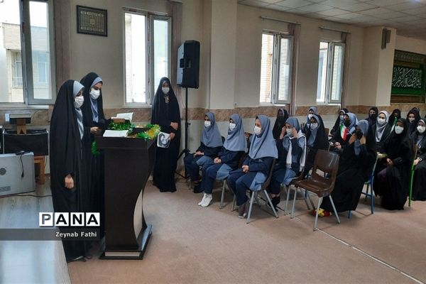 مراسم بزرگداشت ۱۲ بهمن در دبیرستان شاهد امام حسین (ع) منطقه ۱۴