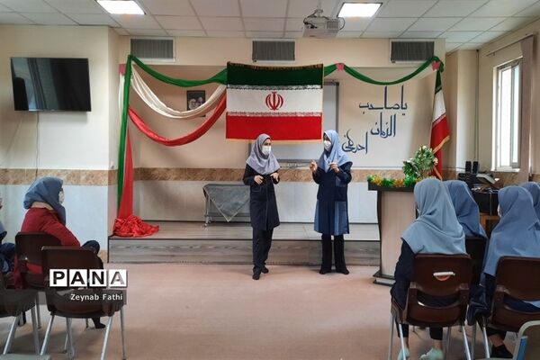 مراسم بزرگداشت ۱۲ بهمن در دبیرستان شاهد امام حسین (ع) منطقه ۱۴