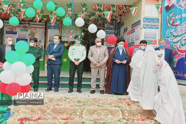 جشن دهه فجر در مدرسه شهید با هنر شهرستان عسلویه