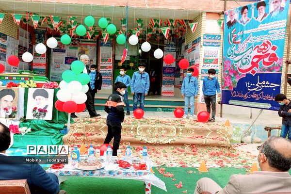 جشن دهه فجر در مدرسه شهید با هنر شهرستان عسلویه