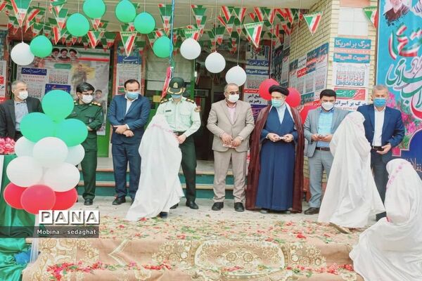 جشن دهه فجر در مدرسه شهید با هنر شهرستان عسلویه