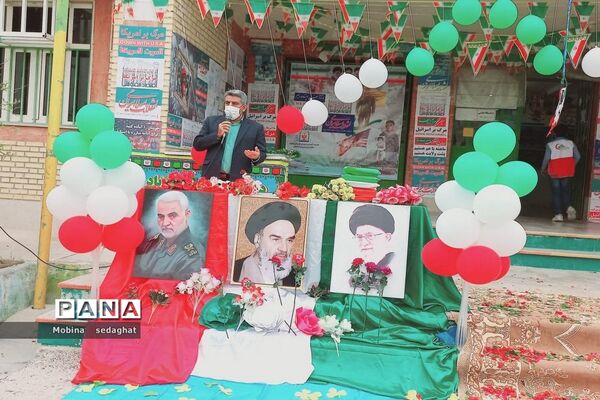 جشن دهه فجر در مدرسه شهید با هنر شهرستان عسلویه