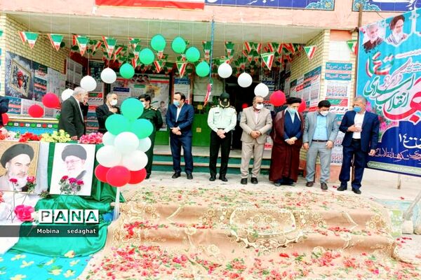 جشن دهه فجر در مدرسه شهید با هنر شهرستان عسلویه