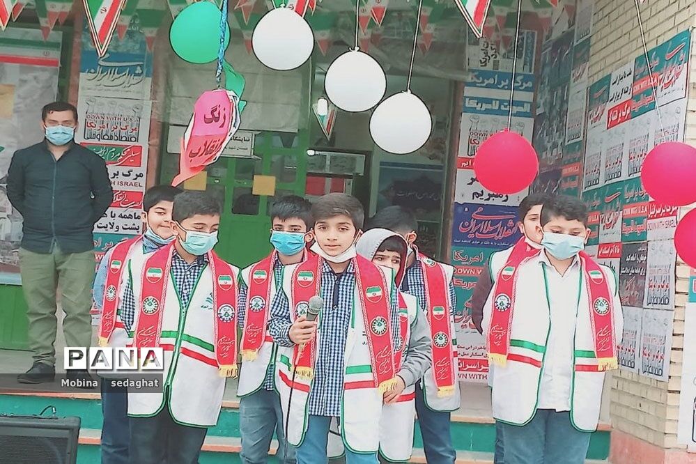 جشن دهه فجر در مدرسه شهید با هنر شهرستان عسلویه