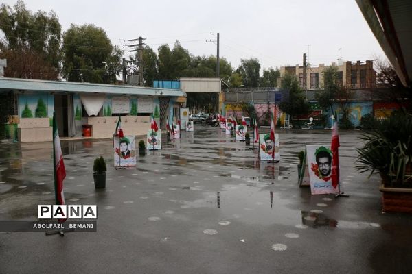 نواخته شدن زنگ انقلاب در دبیرستان نمونه دولتی حضرت معصومه(س) قم