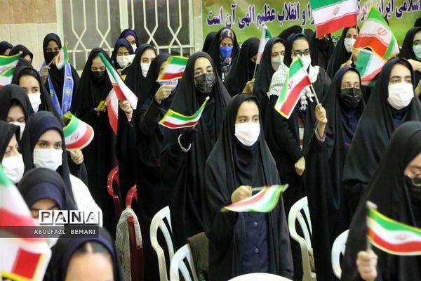 نواخته شدن زنگ انقلاب در دبیرستان نمونه دولتی حضرت معصومه(س) قم