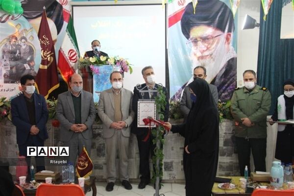 برگزاری مانور تشکیلاتی یاوران انقلاب اداره آموزش و پرورش ناحیه 2 در هنرستان دخترانه والفجر