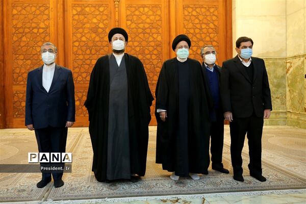 تجدید میثاق رییس جمهوری و  اعضای هیأت دولت با آرمان‌های امام راحل و شهدای انقلاب اسلامی