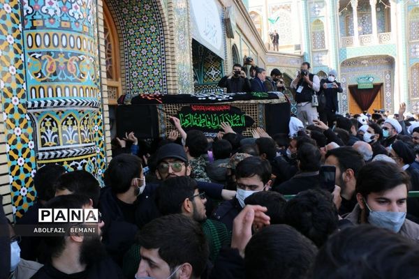 تشییع پیکر آیت الله صافی گلپایگانی در قم-1