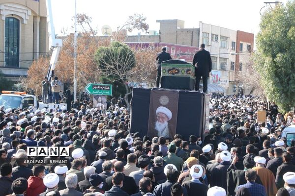تشییع پیکر آیت الله صافی گلپایگانی در قم-1