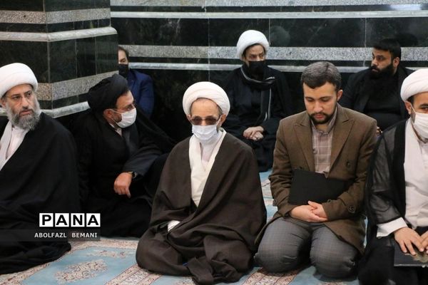 تشییع پیکر آیت الله صافی گلپایگانی در قم-1