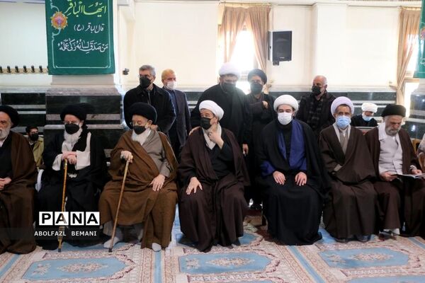 تشییع پیکر آیت الله صافی گلپایگانی در قم-1