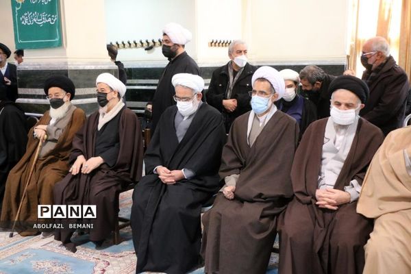 تشییع پیکر آیت الله صافی گلپایگانی در قم-1