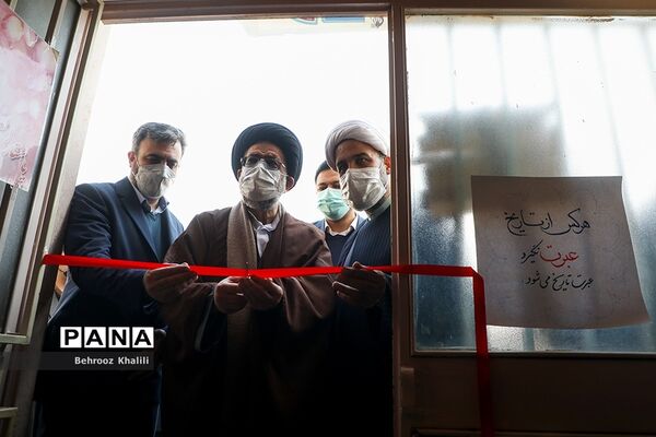 دهمین دوره نمایشگاه‌های دانش‌آموزی مدرسه انقلاب