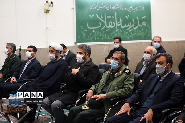 دهمین دوره نمایشگاه‌های دانش‌آموزی مدرسه انقلاب