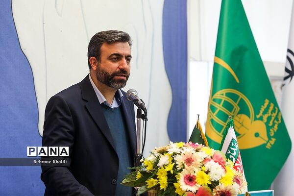 دهمین دوره نمایشگاه‌های دانش‌آموزی مدرسه انقلاب