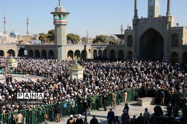 تشییع پیکر آیت الله صافی گلپایگانی در قم-2