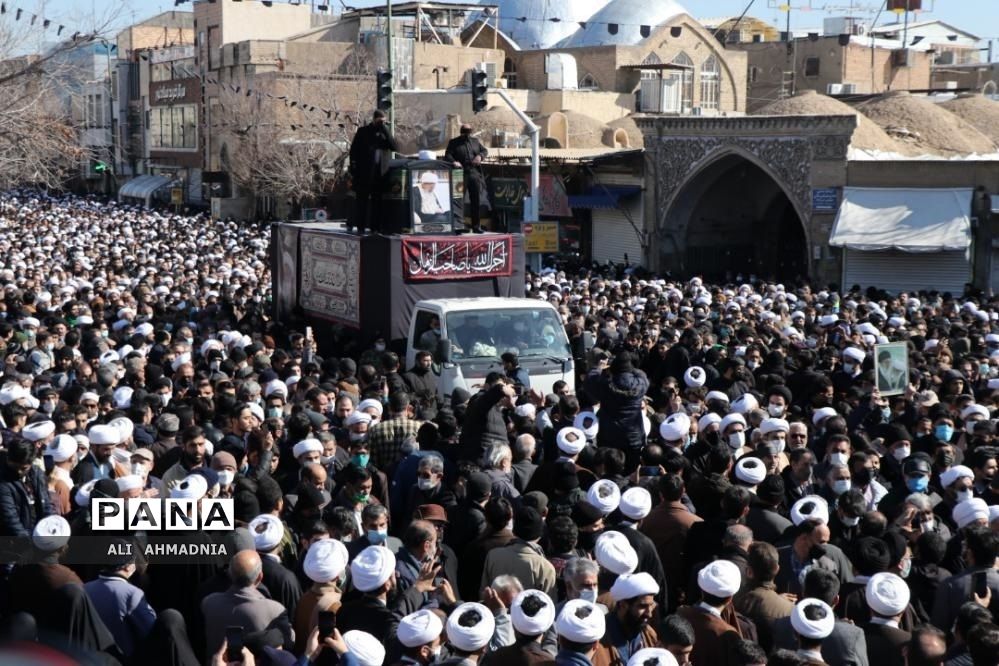 تشییع پیکر آیت الله صافی گلپایگانی در قم-2