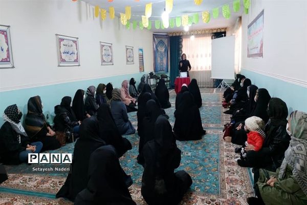 کارگاه آموزشی بهداشت دوران بلوغ دختران در قرچک