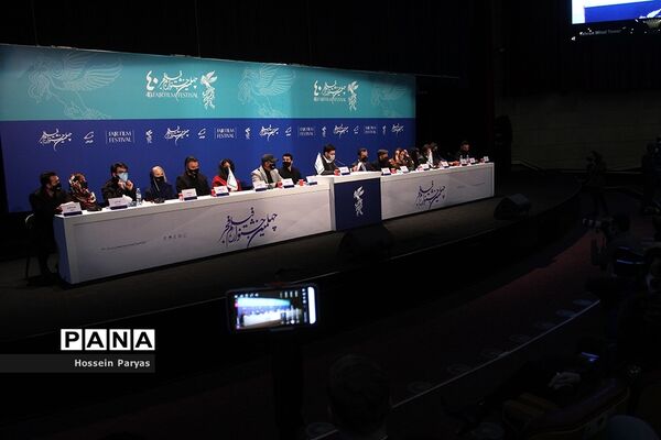 نشست خبری فیلم «لایه‌های دروغ» در چهلمین جشنواره فیلم فجر