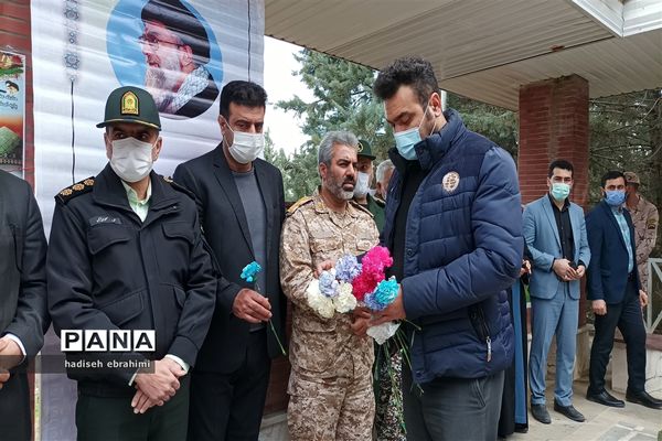 غبارروبی و عطر افشانی گلزار شهدا در گلوگاه