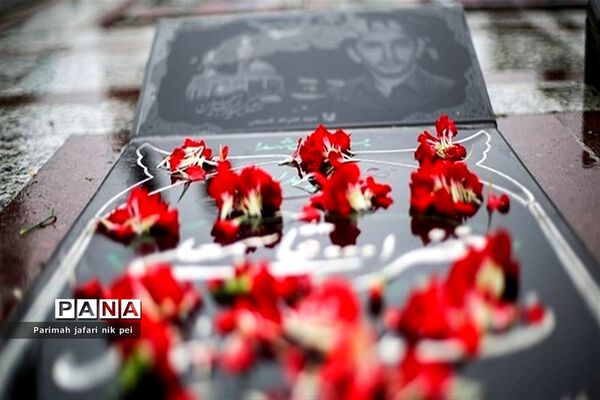 گلباران مزار شهدای امامزاده بی‌بی زبیده(س) قرچک