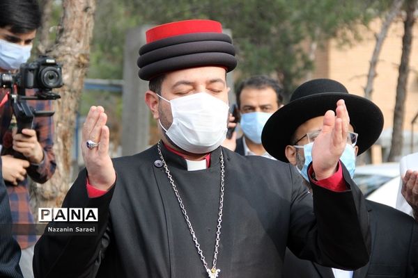 شانزدهمین آیین ملی عطرافشانی و گلباران مزارشهدای ادیان توحیدی در اسلامشهر