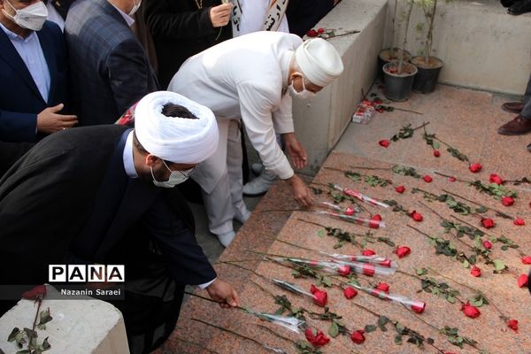 شانزدهمین آیین ملی عطرافشانی و گلباران مزارشهدای ادیان توحیدی در اسلامشهر