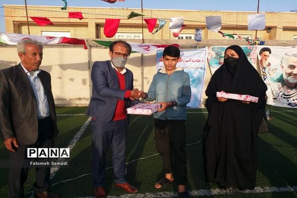 جشنواره بازی‌های بومی ومحلی در روستای لمبدان شهرستان دیر