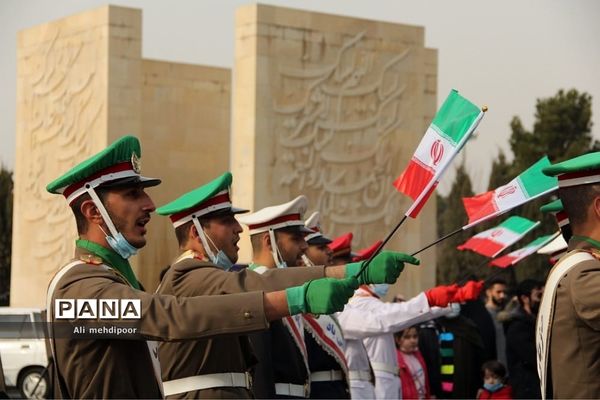 گلباران مزار شهدا در بهشت زهرای تهران