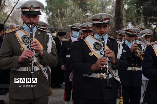 گلباران مزار شهدا در بهشت زهرای تهران