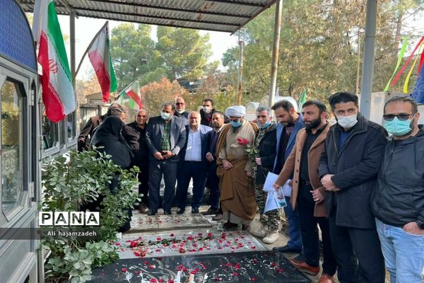 غبارروبی و عطر افشانی مزار شهدای  فشافویه