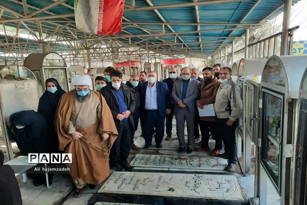 غبارروبی و عطر افشانی مزار شهدای  فشافویه