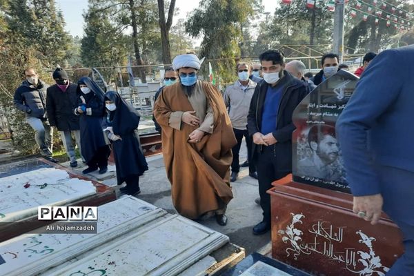 غبارروبی و عطر افشانی مزار شهدای  فشافویه