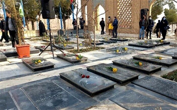 این انقلاب حاصل مجاهدت‌های شهدا است