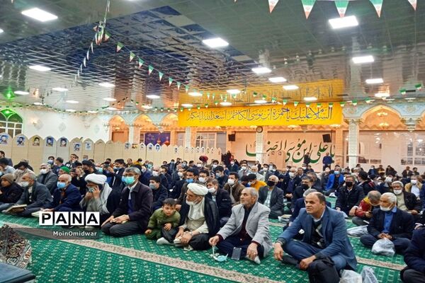 محفل انس با قرآن کریم به مناسبت دهه فجر در امامزاده سید حمزه شهرستان کاشمر