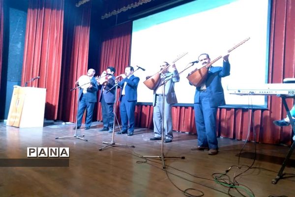 افتتاح نمایشگاه هنرهای دستی بانوان در شهرستان ساوجبلاغ