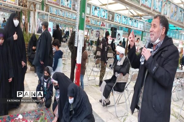 غبارروبی مزار شهدای قم به مناسبت دهه فجر-1