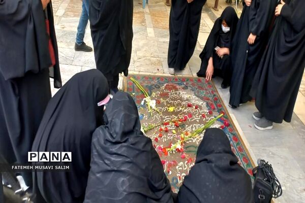 غبارروبی مزار شهدای قم به مناسبت دهه فجر-1