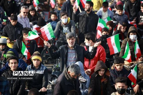 همایش دوچرخه‌سواری نوجوانان گرامیداشت دهه فجر در قم