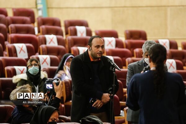 نشست خبری دبیر چهلمین جشنواره فیلم فجر