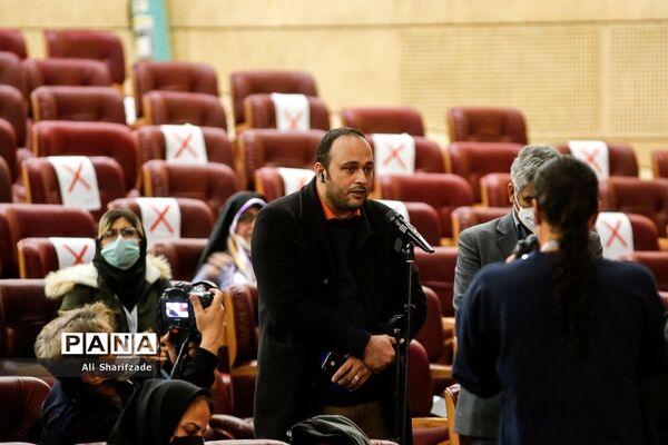 نشست خبری دبیر چهلمین جشنواره فیلم فجر