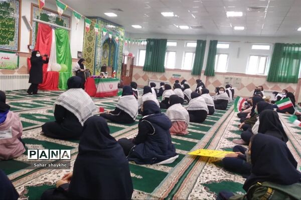 گرامیداشت دهه مبارک فجر در مدارس ملارد
