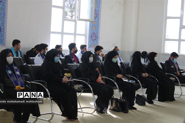 دیدار اعضای سازمان دانش‌آموزی لرستان با نماینده ولی فقیه در استان