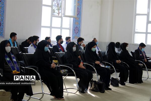 دیدار اعضای سازمان دانش‌آموزی لرستان با نماینده ولی فقیه در استان