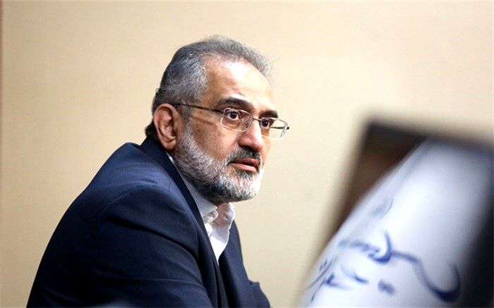 حسینی: امام راحل روحیه خودباوری را در مردم زنده کردند